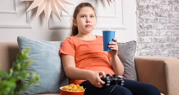 Obezite Erken Ergenliği Artırıyor; Kız Çocuklarına Dikkat