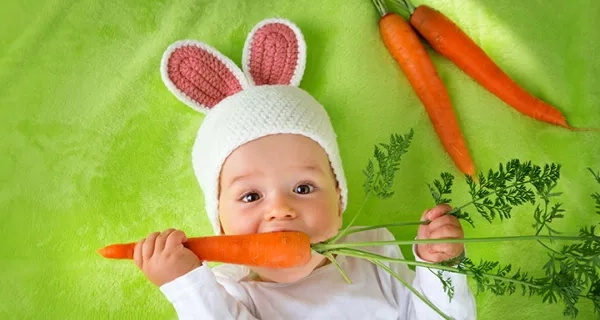 Yaz Aylarında Yenidoğan Bebekler ve Küçük Çocuklar Nasıl Beslenmeli?