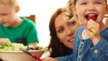 Sıcak Havalarda Çocuklarımızın Beslenmesinde Nelere Dikkat Etmeliyiz?