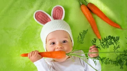 Yaz Aylarında Yenidoğan Bebekler ve Küçük Çocuklar Nasıl Beslenmeli?