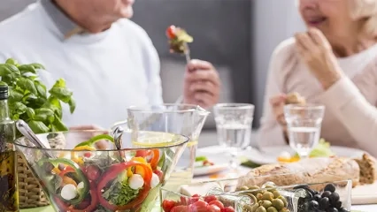 How Is Stomach Infection Transmitted?